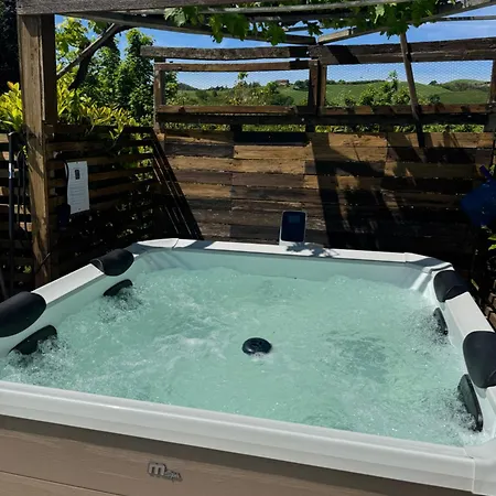 La Valle Dimenticata Farm stay Urbania